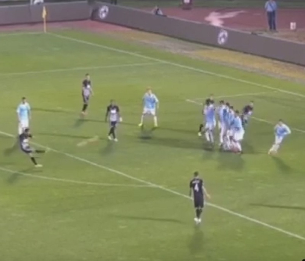 Kakav gol Leonarda iz slobodnjaka (VIDEO)