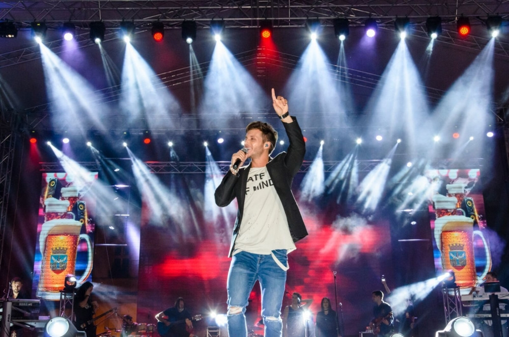 Tinejdžerke uzdisale za Saletom (FOTO + VIDEO)