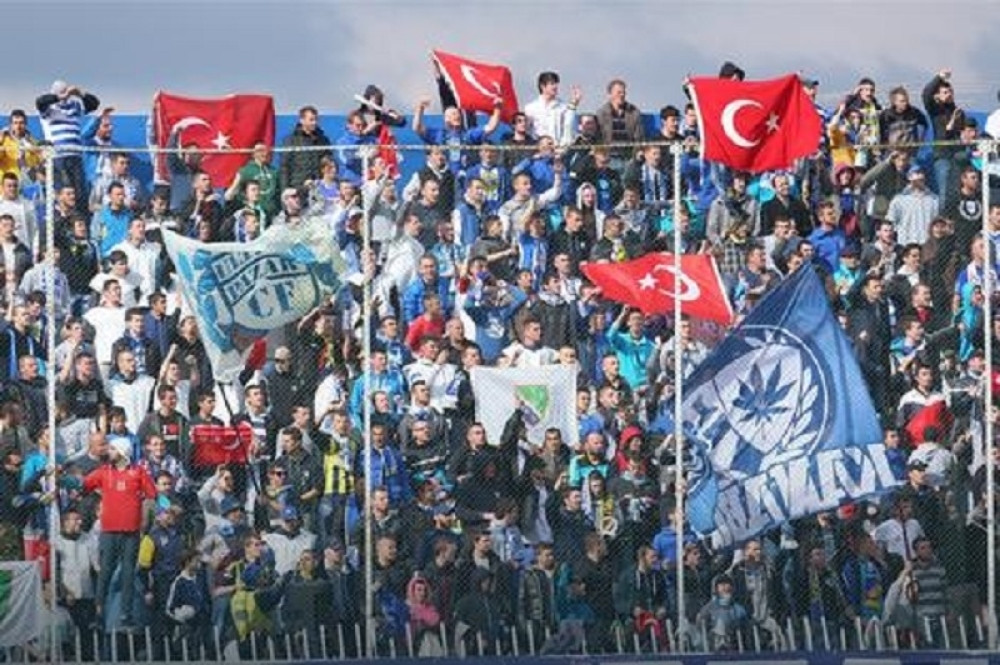 Pazarci skandirali "žutoj kući", Oriću i "Kosovo je pored Srbije"