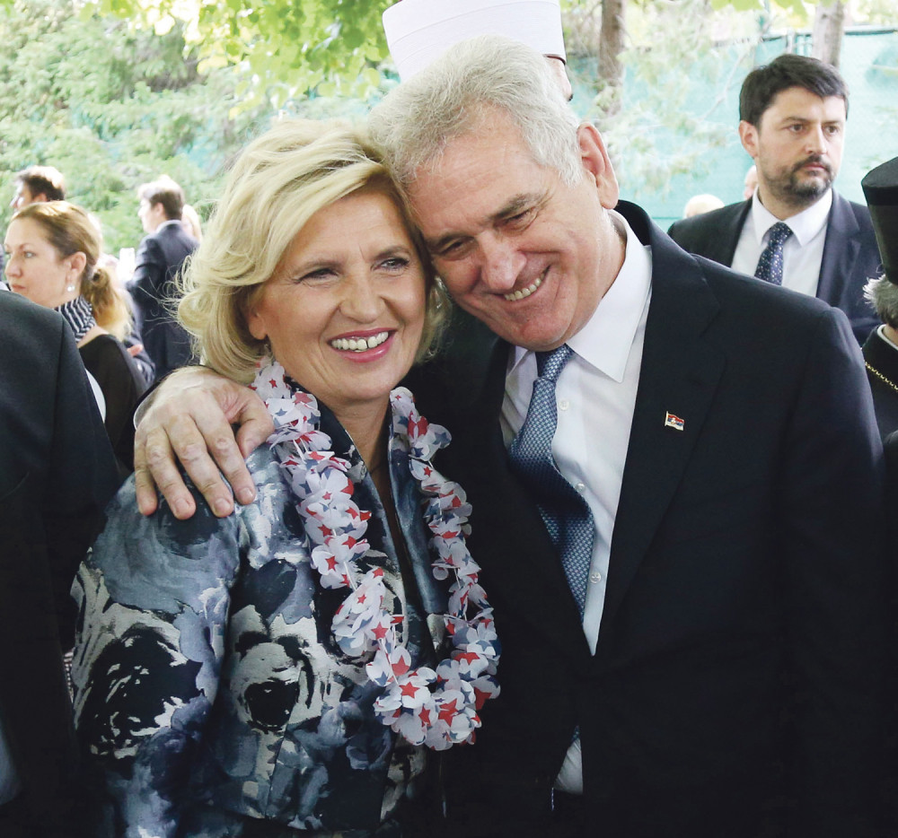 Dragica sebi dala platu od 154.000!