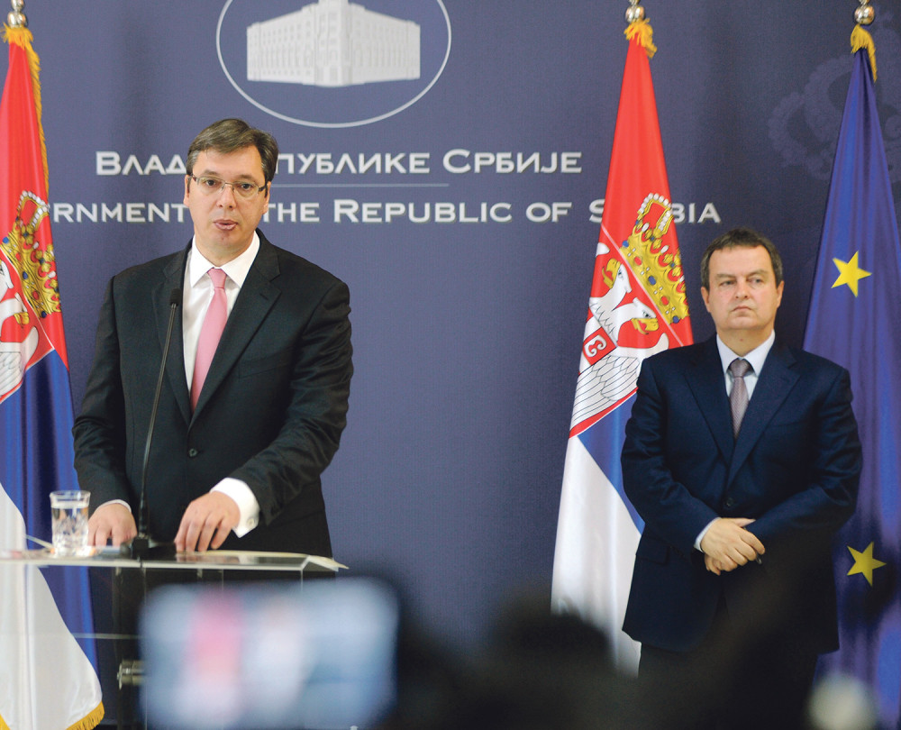 Vučić "ućutkao" Dačića pred ambasadorima!