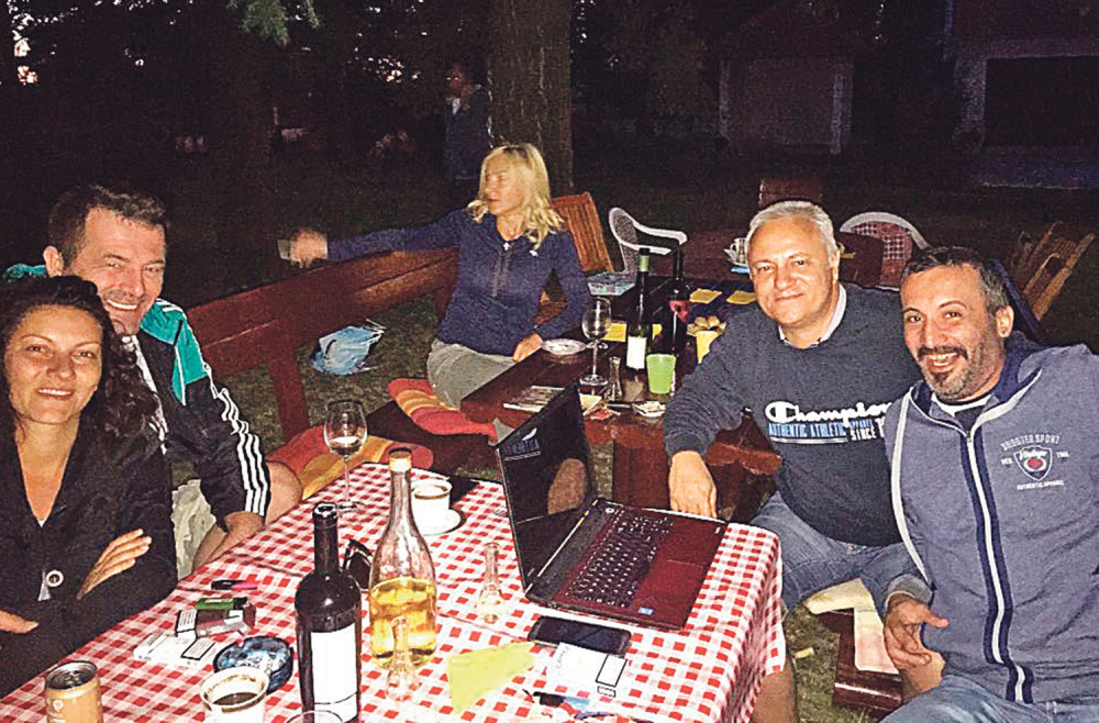 Dinkić uz prepečenicu na Rajcu!