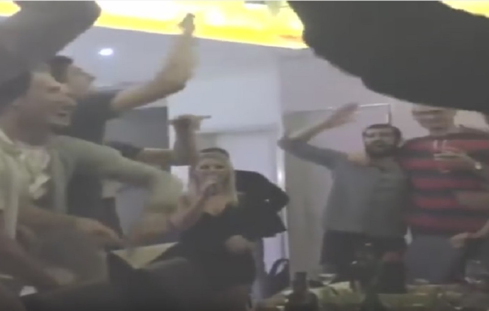 Košarkaši BiH "dernečili" uz Cecu (VIDEO)