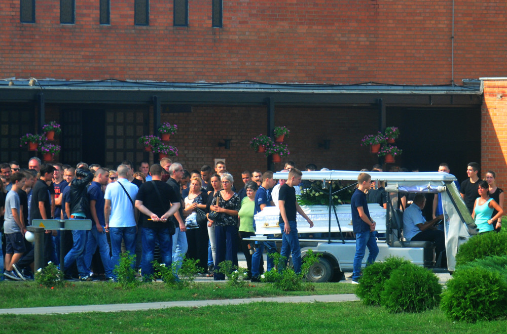 Do skoro smo se družili, a sad te više nema