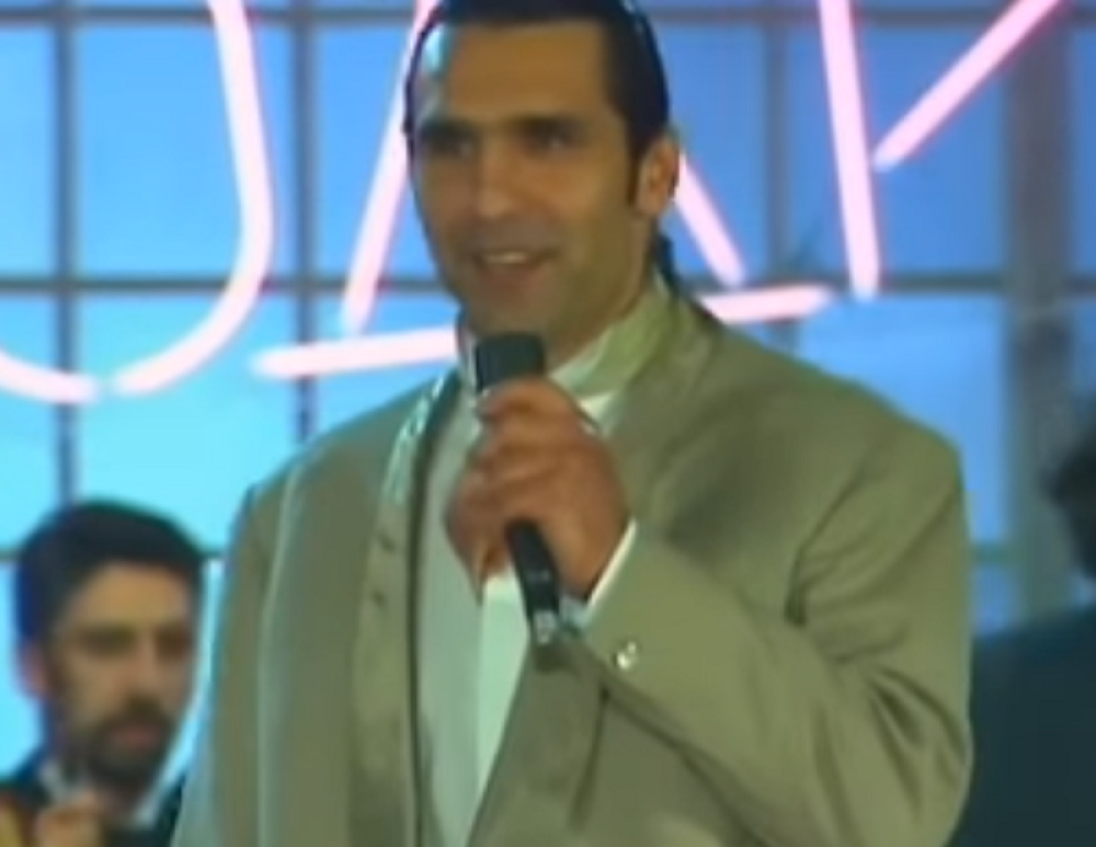 Bio je popularan u Srećnim ljudima, pamtimo ga kao zavodnika sa dugom kosom kako jaše konja! Evo gde je sada! (VIDEO)