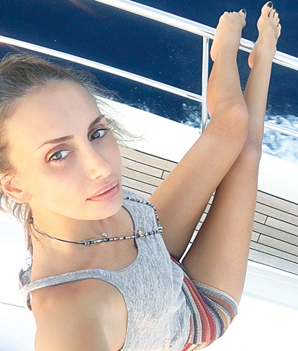 Eminin duhovnik je drug Gvinet Paltrou