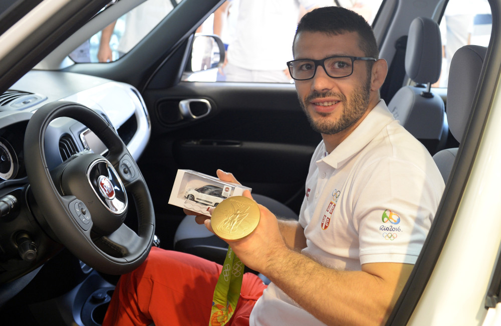 Automobili za zlatne olimpijce
