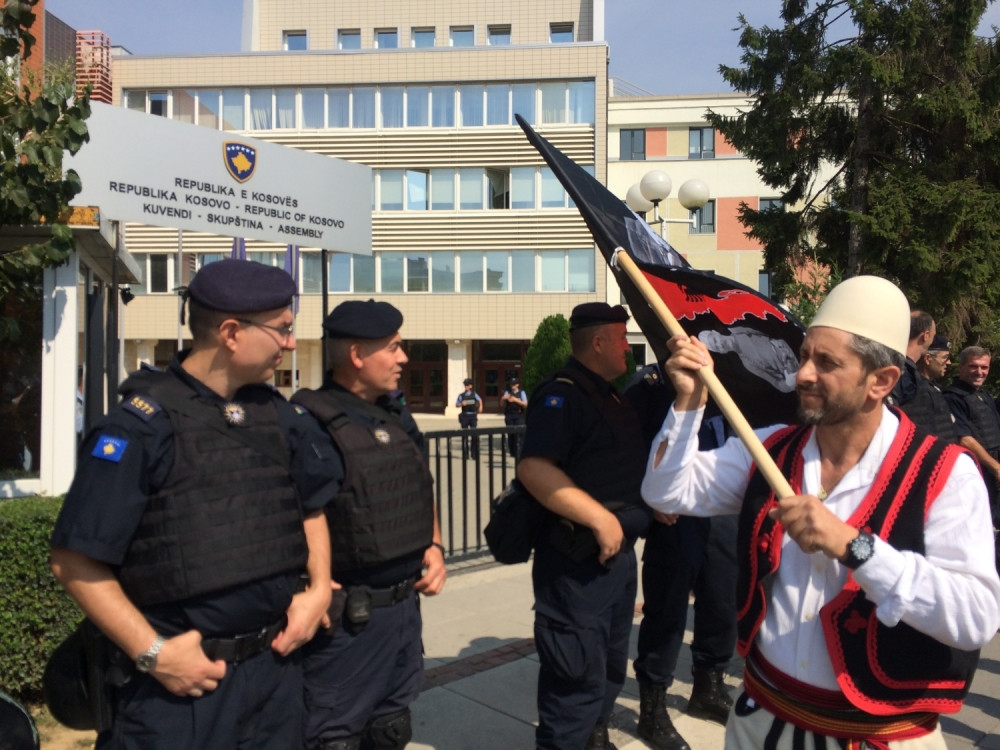 Zatvorene sve radnje na severu Kosova, Srbi na ivici humanitarne katastrofe!