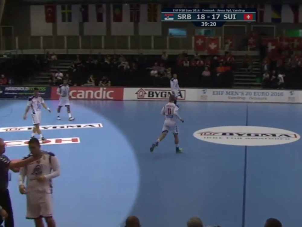 Selektor uhvatio reprezentativca za vrat! (VIDEO)