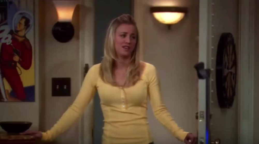 Zvezda "Štrebera" pokazala gole grudi (FOTO)