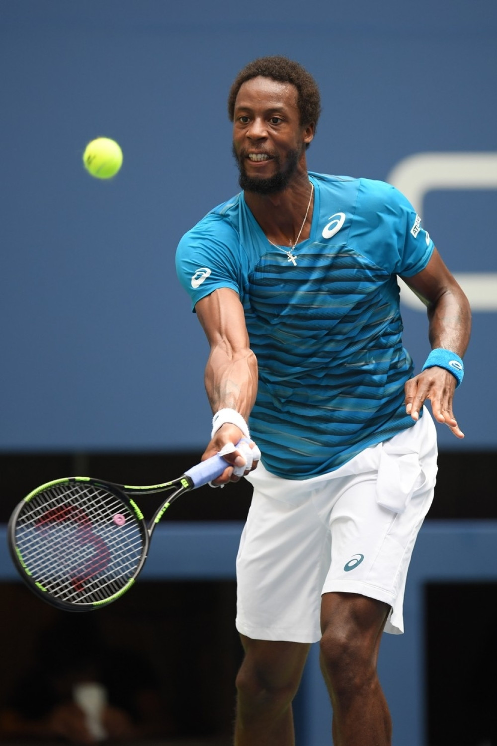 Kiša pljušti u Njujorku, Monfis neće da se skloni (FOTO)