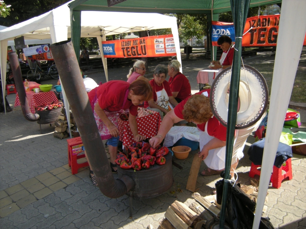 Izađi mi na teglu (ajvara)