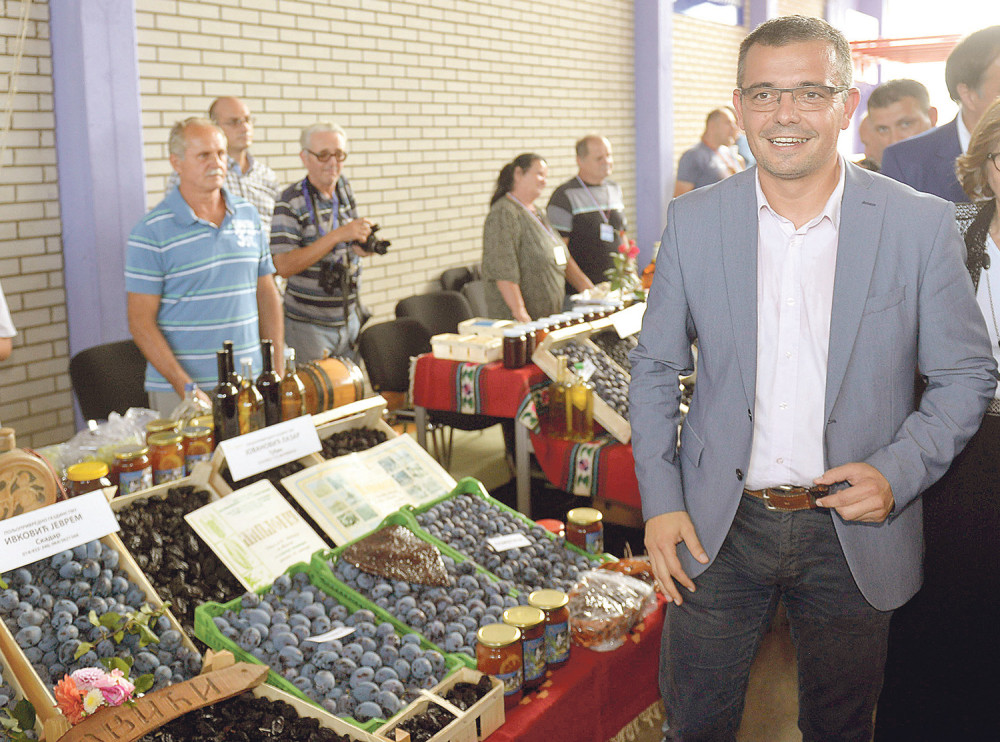 Mlade ćemo da vratimo na selo