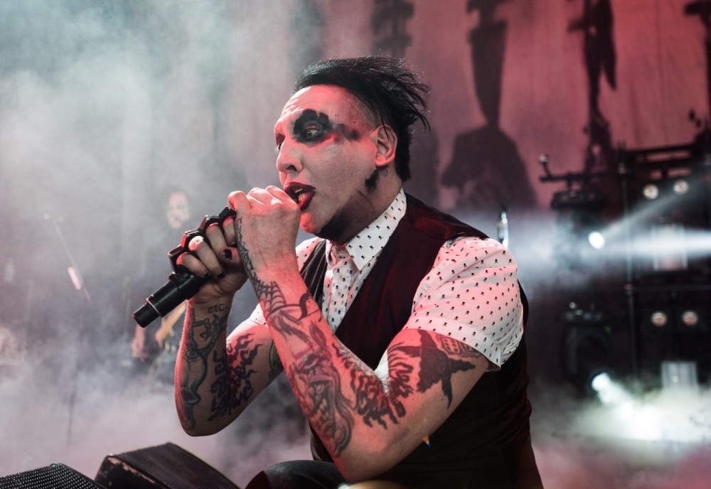 Ovako Menson izgleda bez šminke (VIDEO)