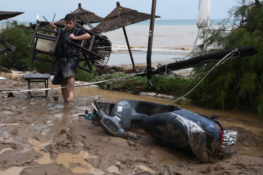Srbima preselo letovanje u Grčkoj zbog poplava, a sada će morati i OVO DA PLATE!