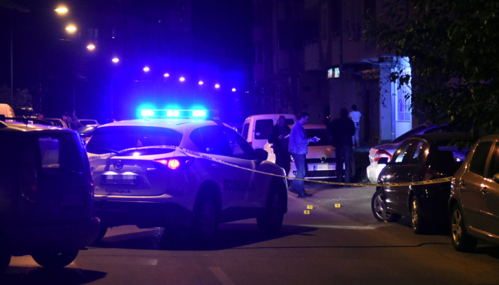 Aleksandra nepoznat čovek ubo u vrat jer mu se nije svidela njegova boja kose