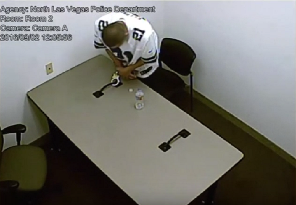 Skinuo lisice, pa policiji pobegao kroz plafon (VIDEO)