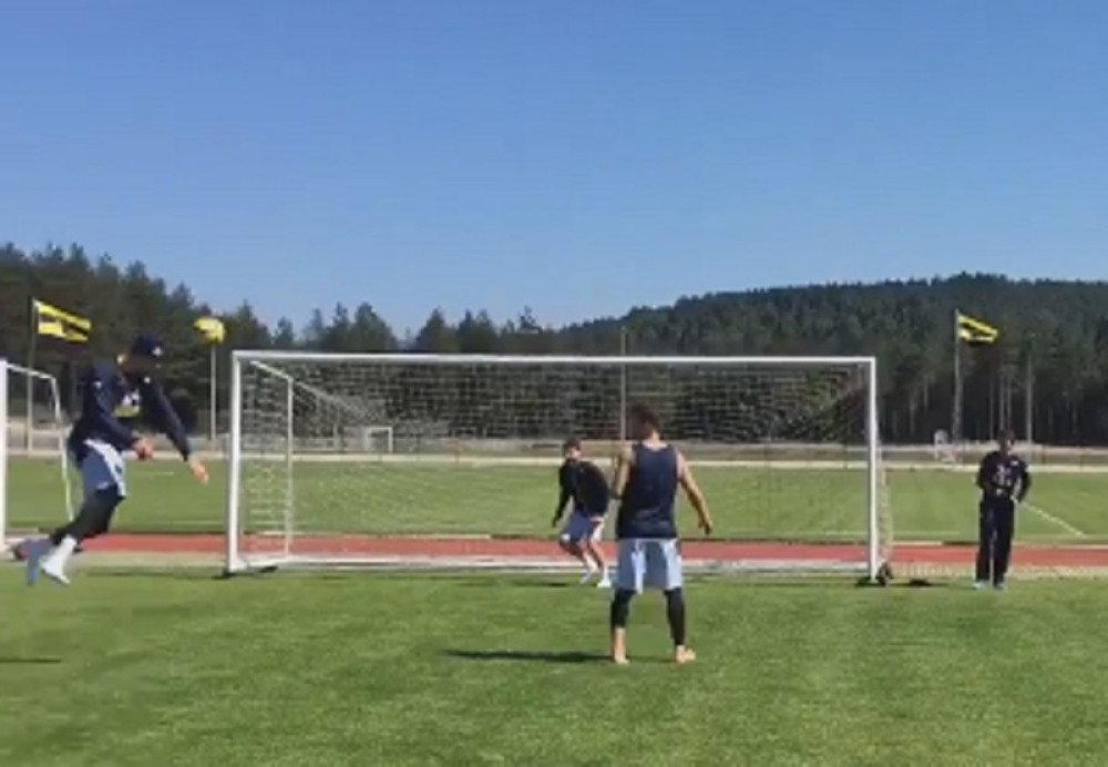 Antić asistira, Veseli zakucava (VIDEO)