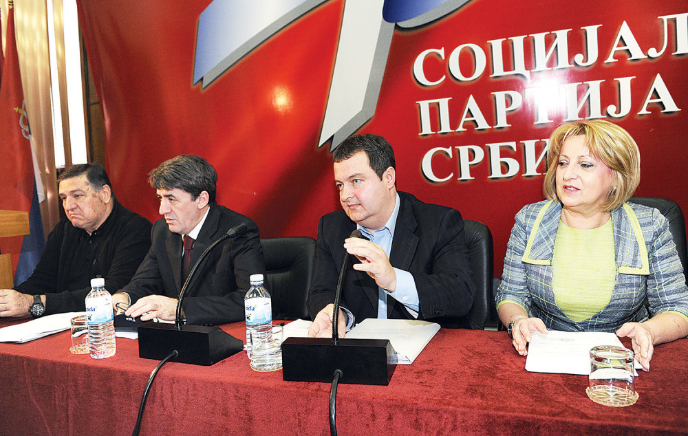 SPS se cepa po svim šavovima!