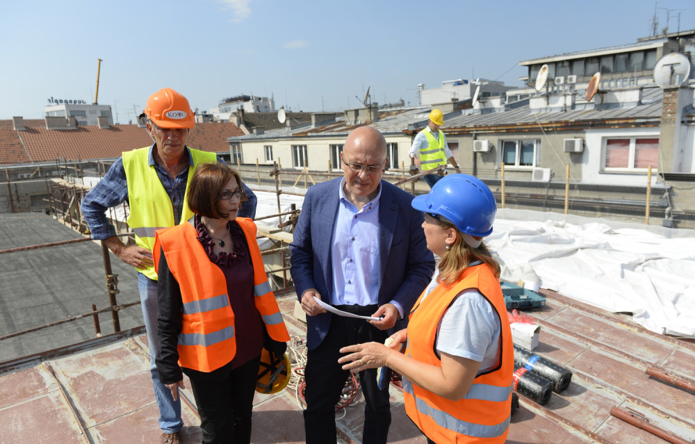 Ministar planira da se baci s krova muzeja?