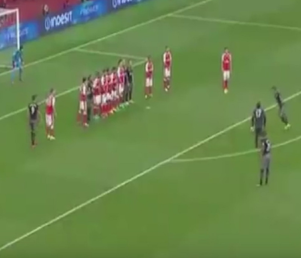 Tadić sjajnim udarcem naterao Čeha na autogol (VIDEO)