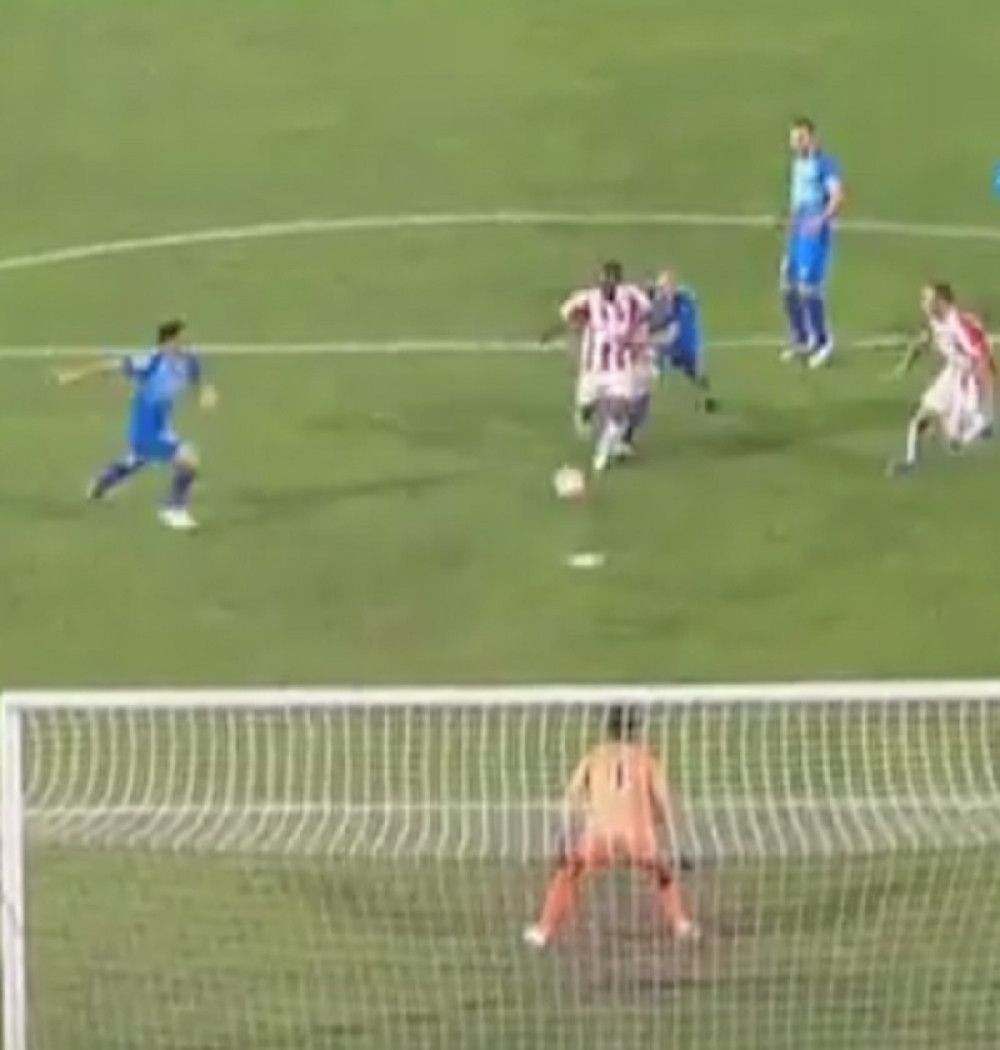 Kontakt posle koga je sviran penal za Zvezdu (VIDEO)