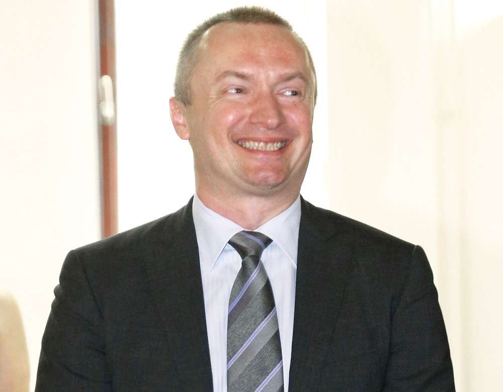 DS bi uzela apsolutnu vlast