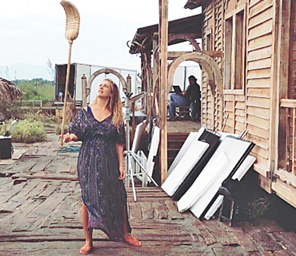 Hristina uzjahala metlu