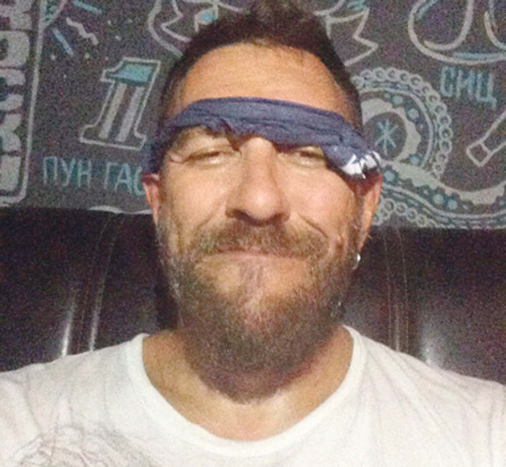 Nigor podelio hit snimak unošenja badnjaka, ali njegova žena nije bila oduševljena