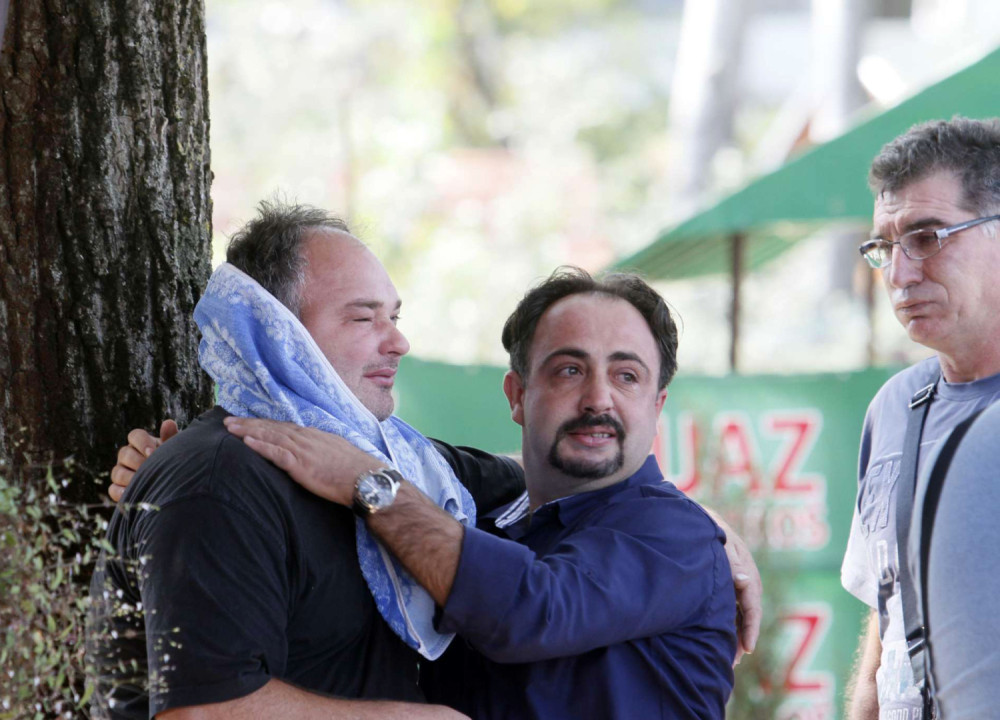 Kovčezi Nikole i Stefana zaliveni suzama