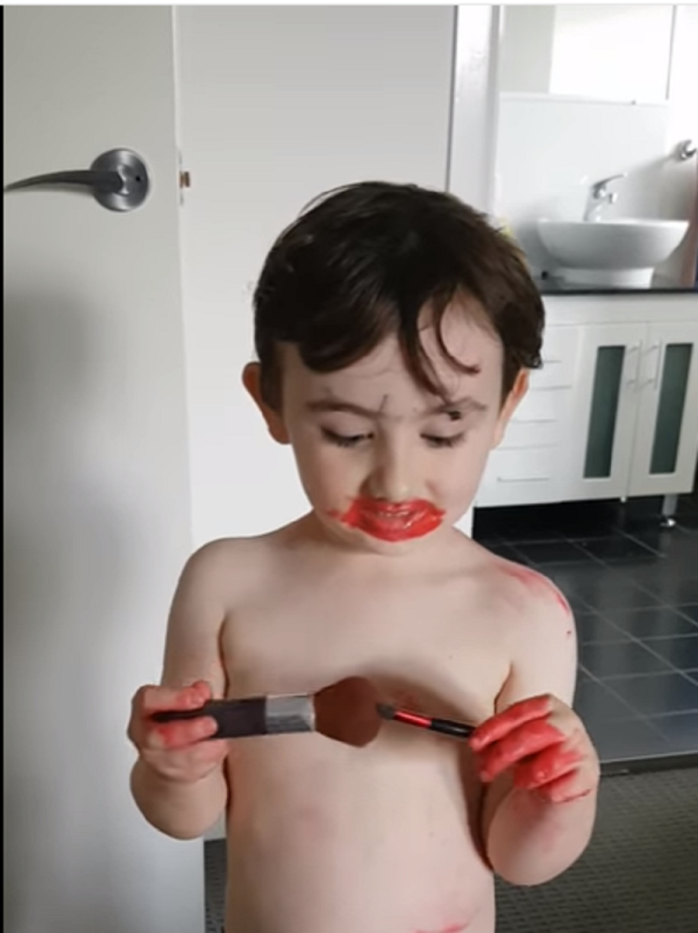 Nisam se šminkao, majke mi! (VIDEO)