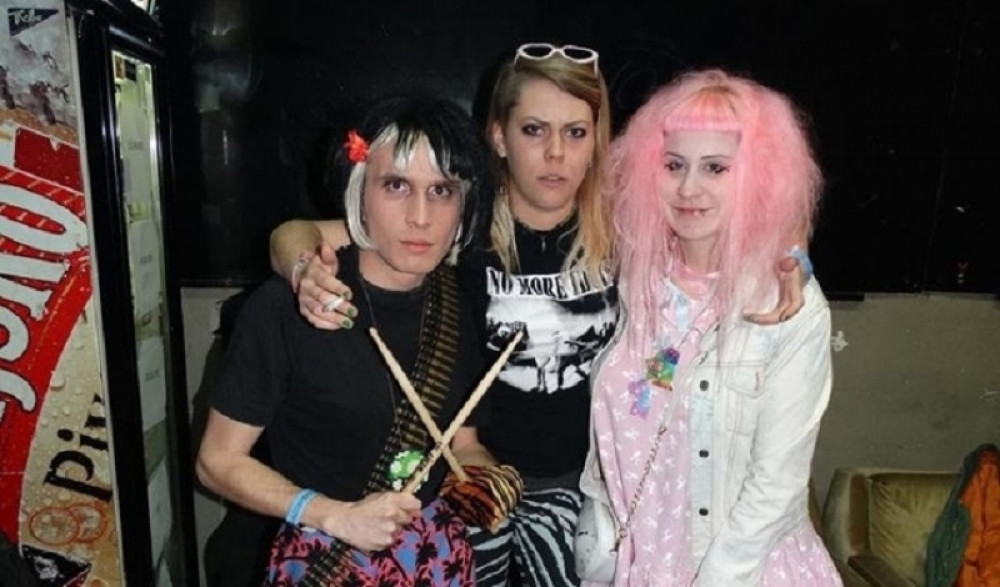 Zagrebačke pankerke iz grupe "Srbi" (VIDEO)