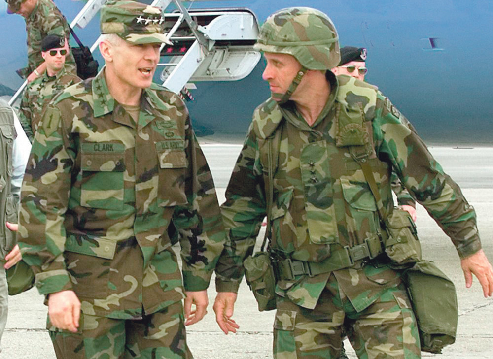 Čim je potpisan sporazum zazvonio je telefon, Vesli Klark je dahtao u slušalicu, a srpski oficir ga je ELEGANTNO SPUSTIO!