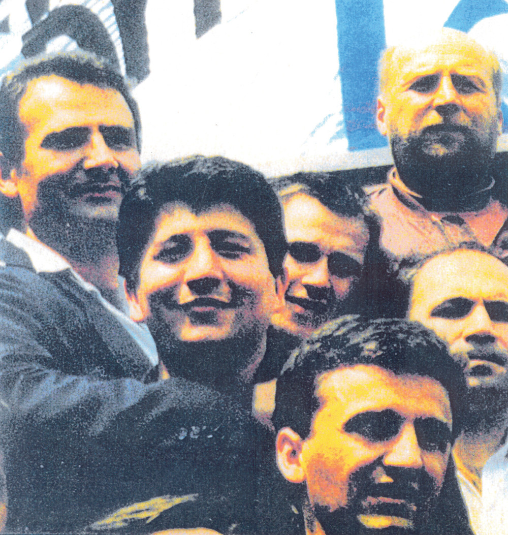 Ove fotografije iz 90-tih nikada niste videli! Pogledajte kako su im izgledali stanovi, a kako školski drugari (FOTO)