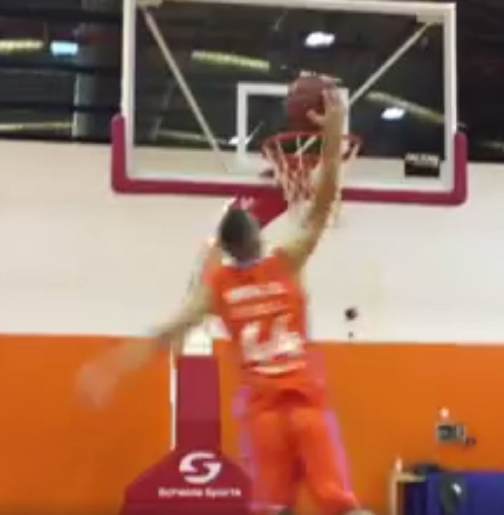 Ovako zakucava fudbaler Intera (VIDEO)