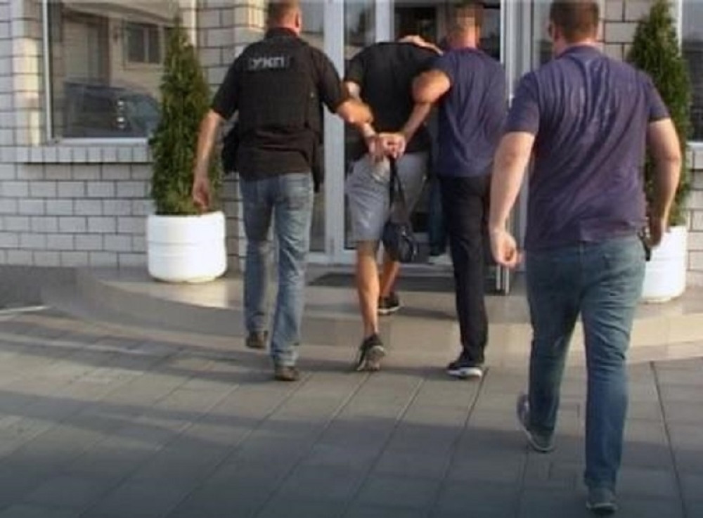 Policija hapsila u devet gradova u Srbiji, NJIMA SU STAVLJENE LISICE NA RUKE