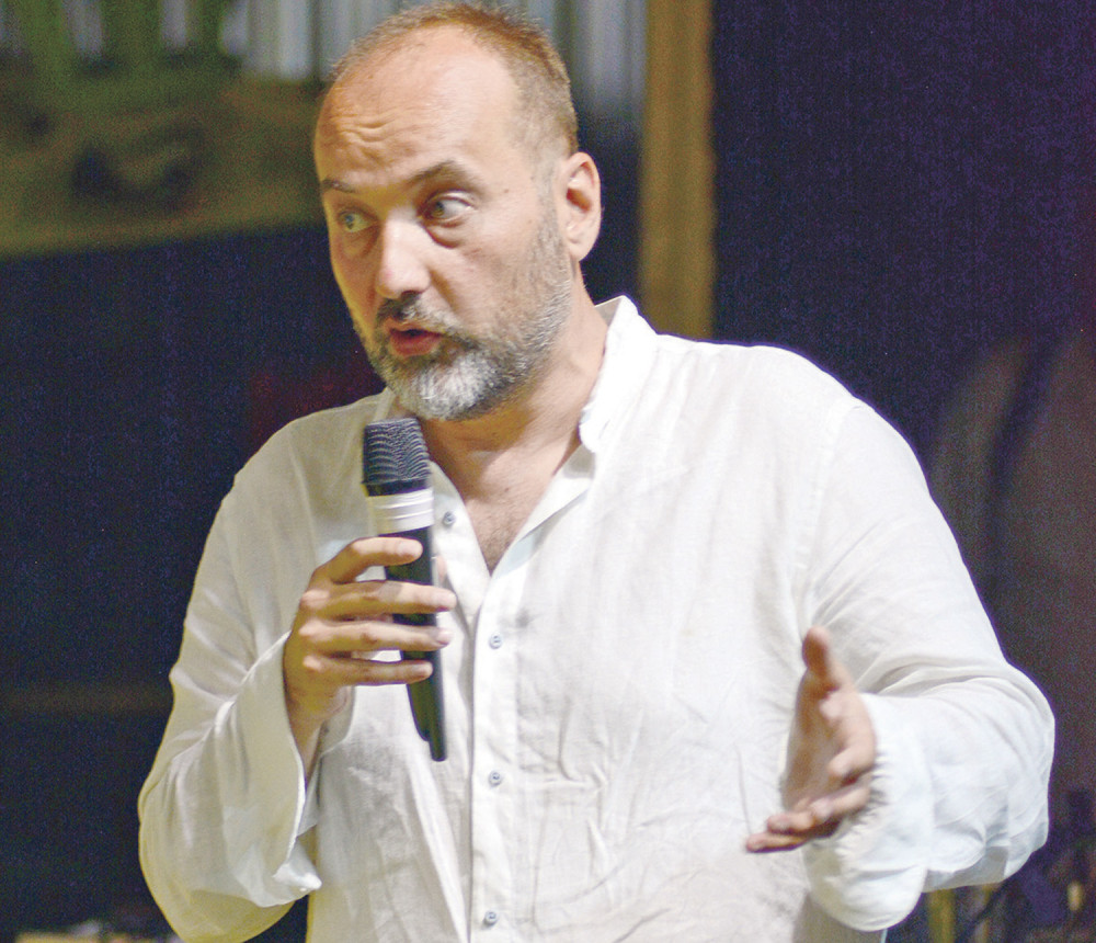 E, moj Saša, teško ćeš u fotelju predsednika!