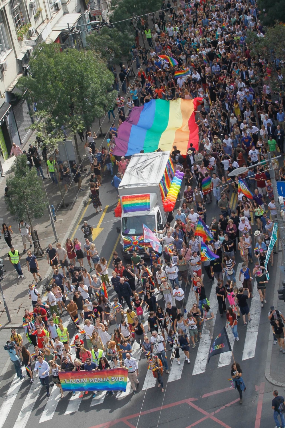 Povorka stigla na Trg republike! (FOTO)