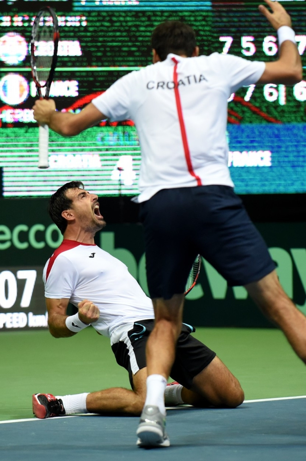 Hrvati se bore za "Salataru"