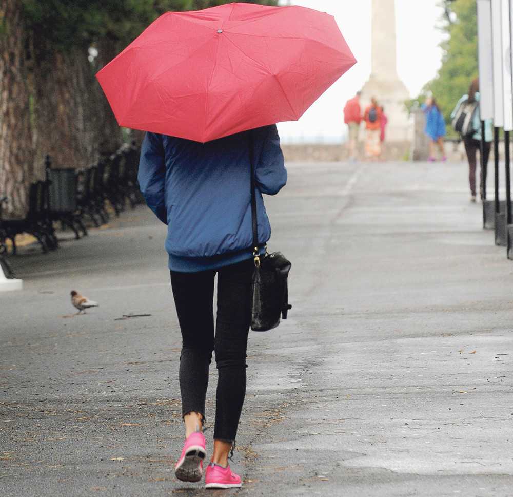 RHMZ najavio teške nepogode, grmljavinu, oluju i vetar, a temperatura će biti SAMO 8 STEPENI!