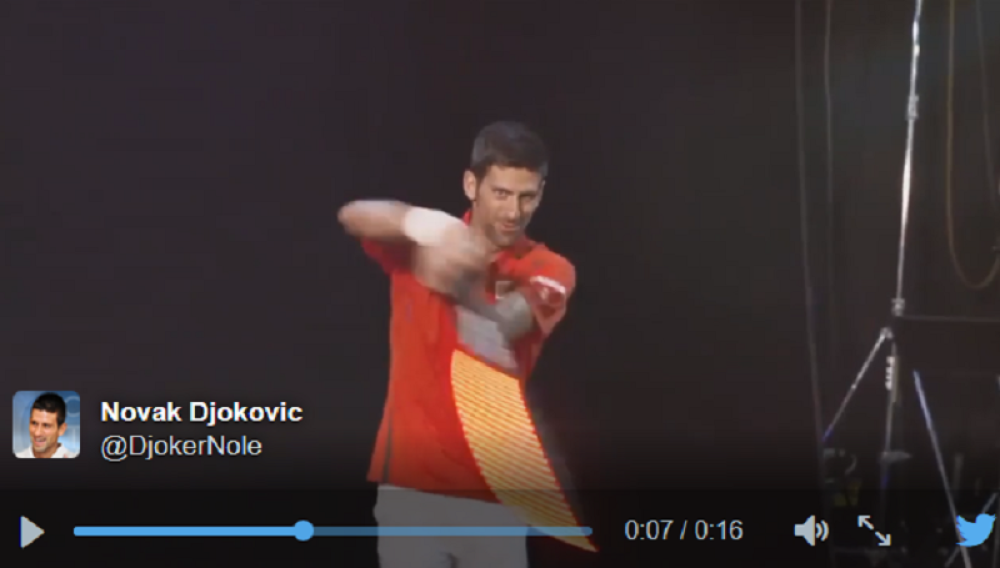 Novak igra sa svetlećim reketom! (VIDEO)