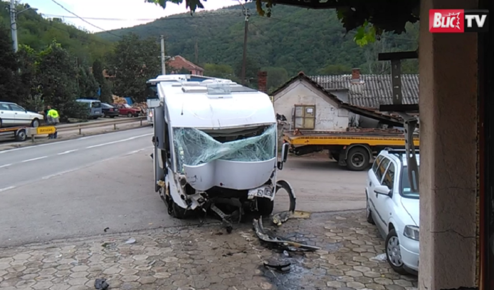 Bugarski kamper se zakucao u kafanu!