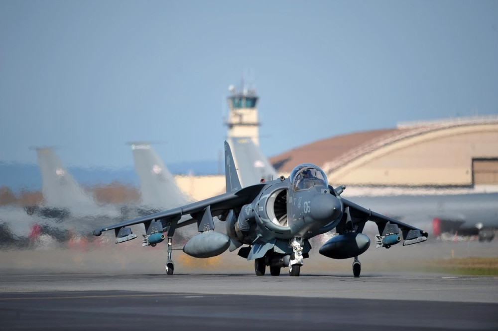 Pao američki vojni avion na Okinavu