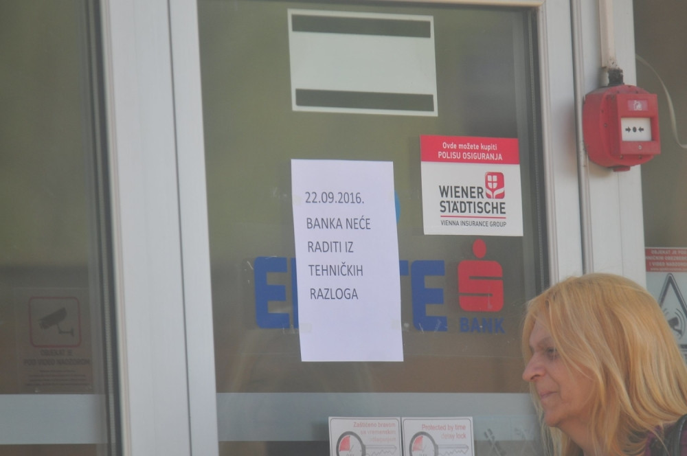 Oružana pljačka banke u Novom Sadu