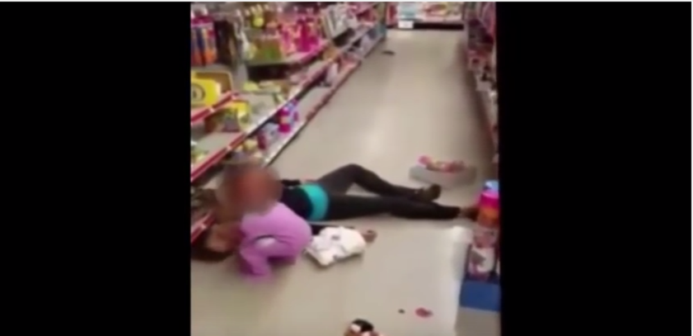 Dete doziva predoziranu majku (VIDEO)