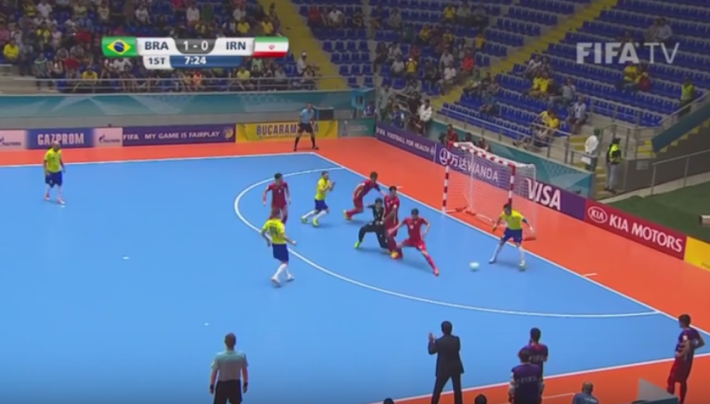 Falkao dao tri komada i u suzama otišao u penziju! (VIDEO)