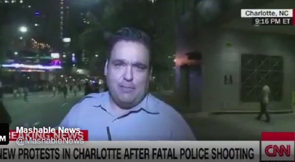 Reporter CNN-a nokautiran u direktnom prenosu! (VIDEO)