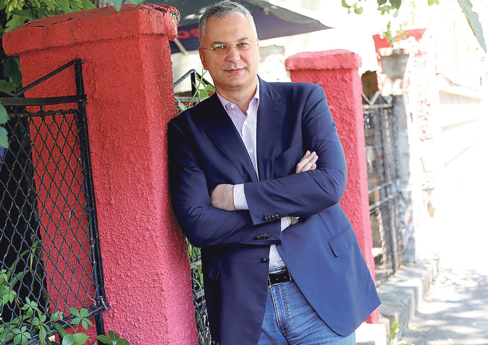 Šutanovac: Najlakše je samo kritikovati Vučića!