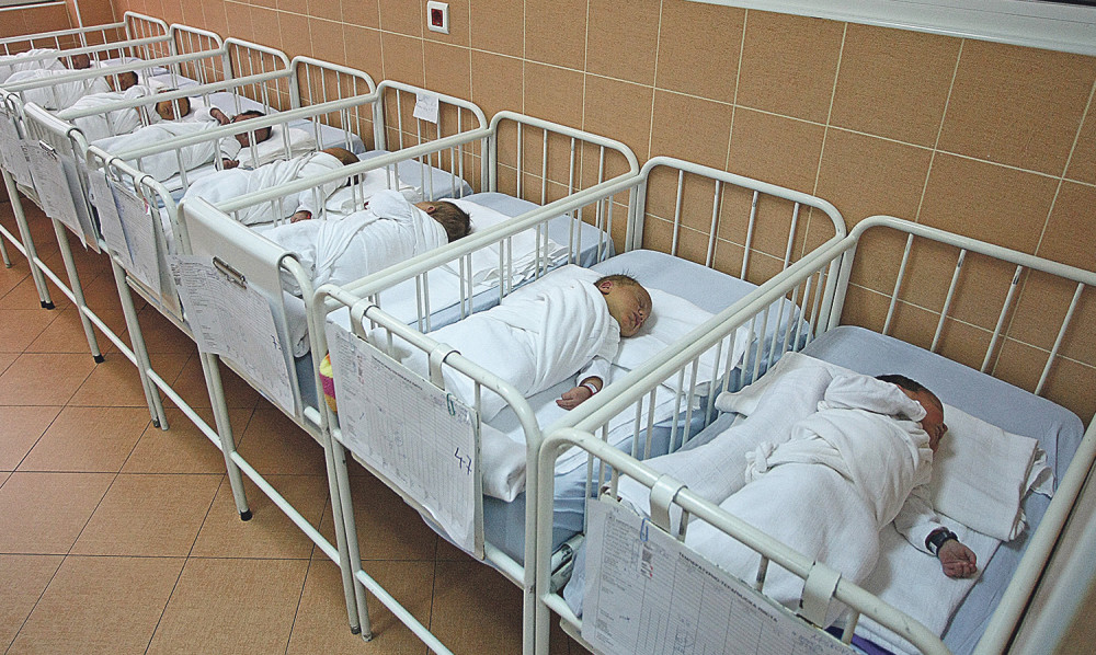 Roditelji: Zakon zataškava kako su nam ukrali bebe!