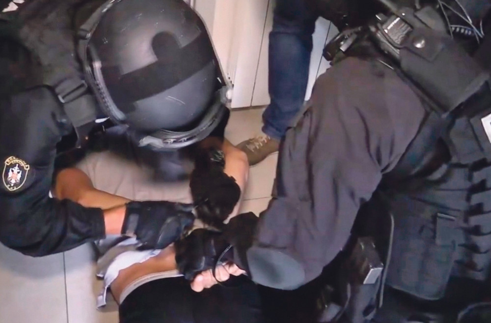 Hrabri policajac uhvatio odbeglog robijaša!